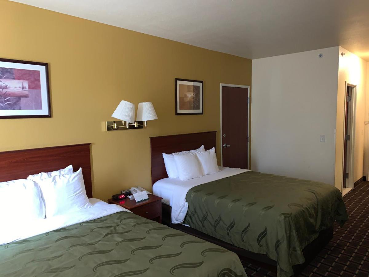 Holiday Inn Express - Wichita North - Park City By Ihg Dış mekan fotoğraf